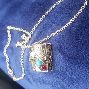 Avon Queens ransomed treasure chest locket necklace